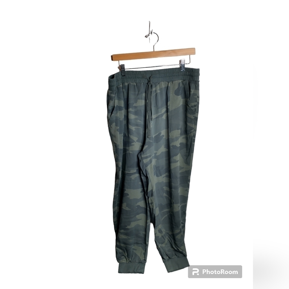 Splendid Camo Rayon Joggers, size XXL, women's